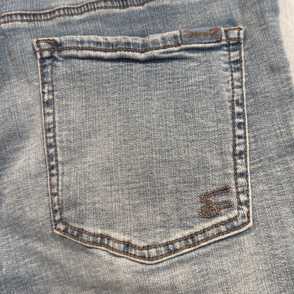 Seven7 Blue Light Wash Sunrise Bermuda Denim Shorts - Size 12 - Picture 6 of 8
